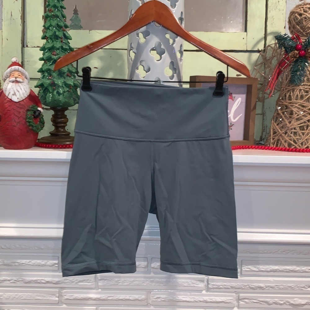 EVERLANE Perform Gray High Waist 7” Biker Active Running Yoga Shorts Size M
